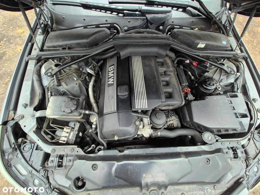 BMW Seria 5 520i - 24
