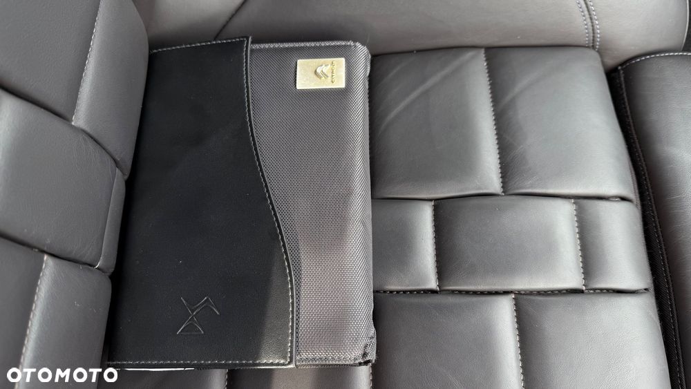 Citroën DS5 Hybrid4 EGS6 SportChic - 32