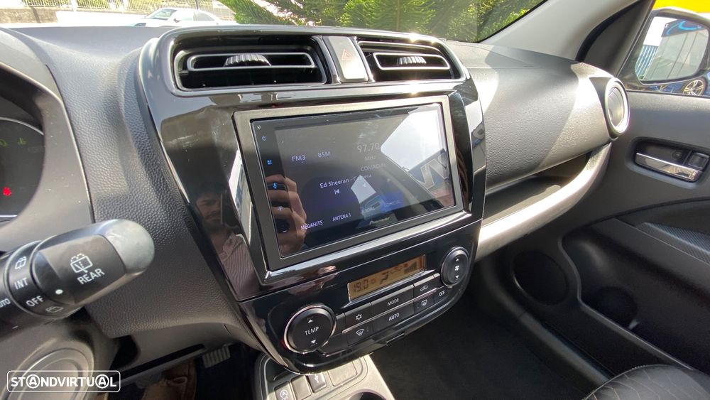 Mitsubishi Space Star 1.2 Intense Connect Edition - 32
