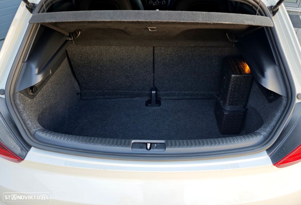 VW Scirocco 2.0 TDI Sport - 26