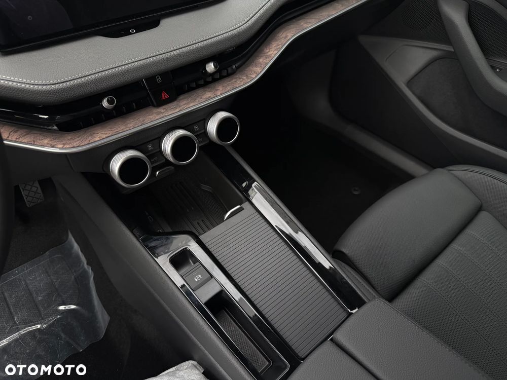 Skoda Superb 2.0 TSI 4x4 L&K DSG - 19