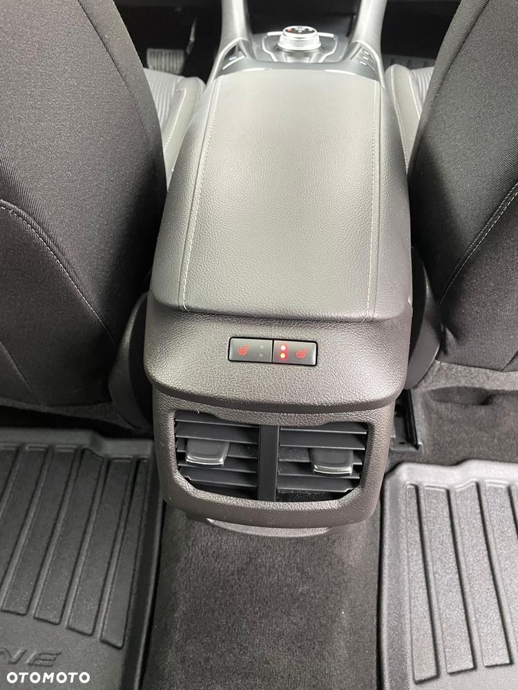 Ford Mondeo - 34