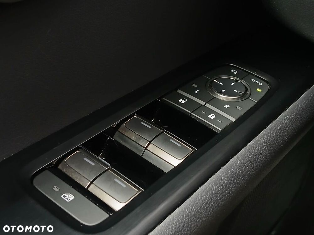 Lexus UX 300h F Sport AWD - 40