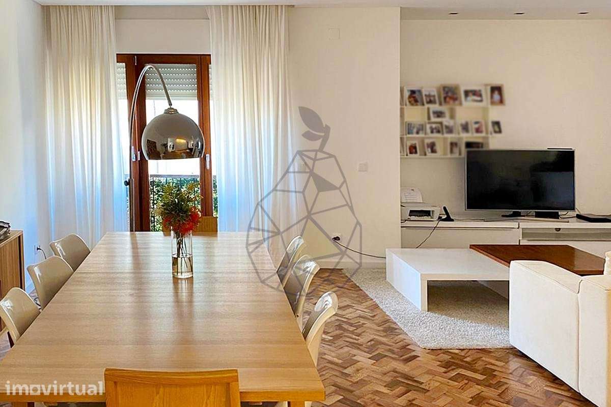 Apartamento T4 Remodelado no Coração de Portimão - Grande imagem: 5/48