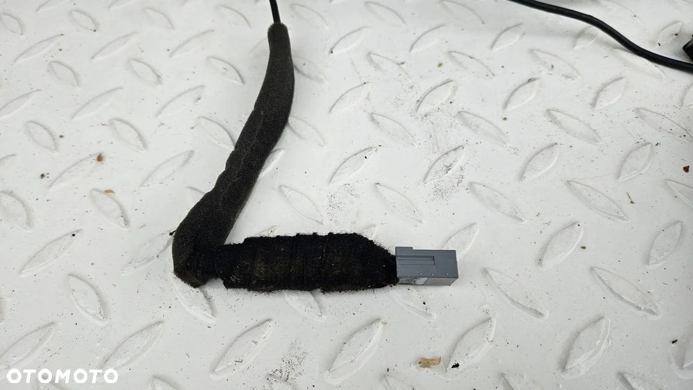 Jaguar XJ 351 Instalacja lewa komory bagażnika Wiązka tył lewy Przewody wzmacniacza Telewizorów  AW93-18C951-FG - 14