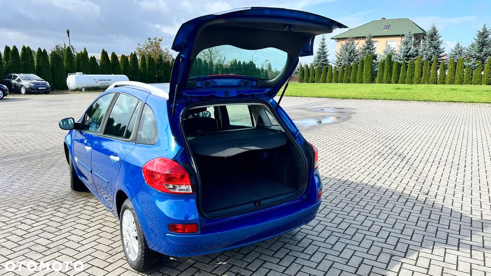 Renault Clio 1.2 16V 75 Collection - 10