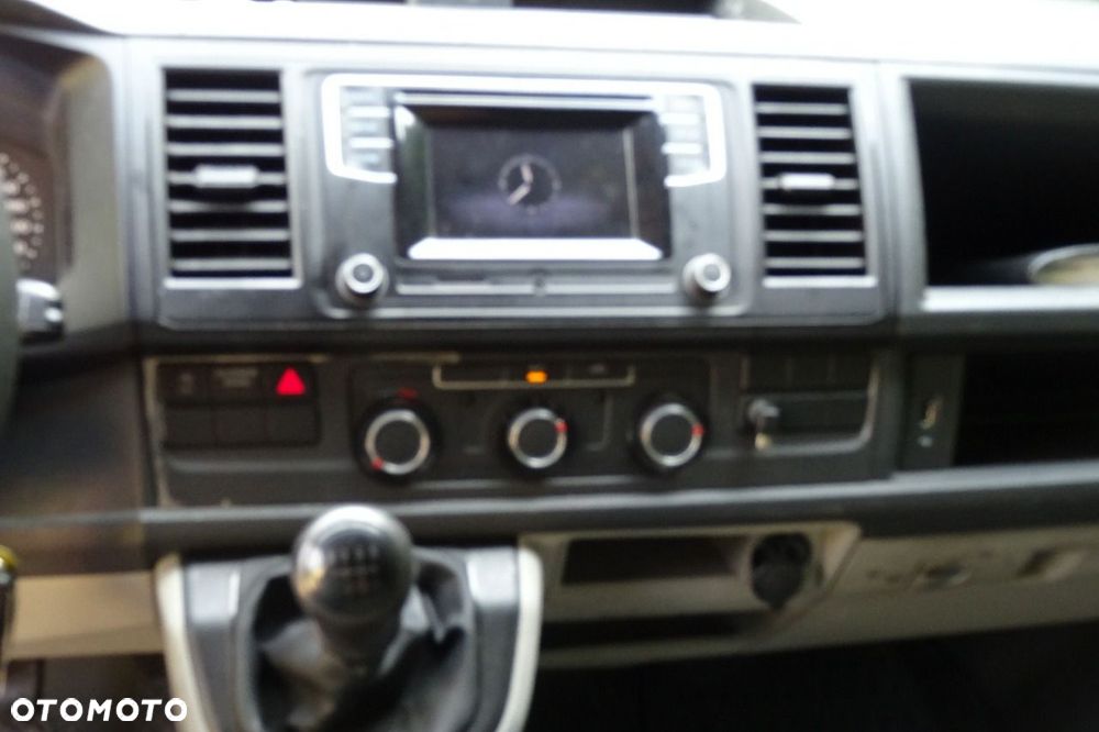 Volkswagen Transporter 2.0 TDI manual furgon serwisówka Sprowadzony - 10