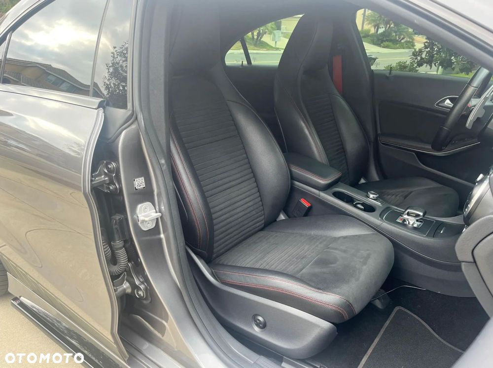 Mercedes-Benz CLA 45 AMG 4Matic 7G-DCT Edition 1 - 24
