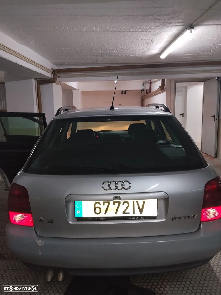 Audi A4 Avant - 4