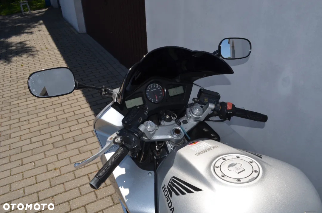 Honda VFR - 11