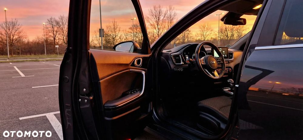 Kia Ceed 1.6 CRDi (48V Mild-Hybrid) DCT7 Platinum - 15