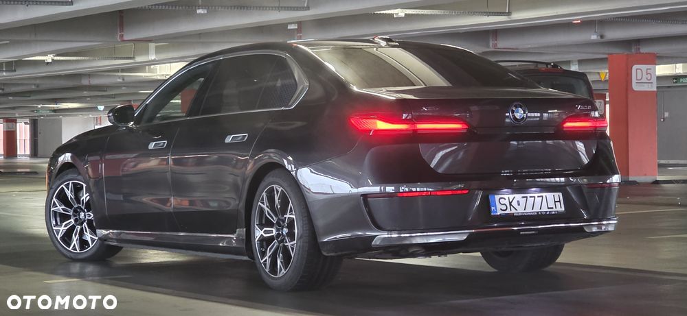BMW Seria 7 750e xDrive - 13