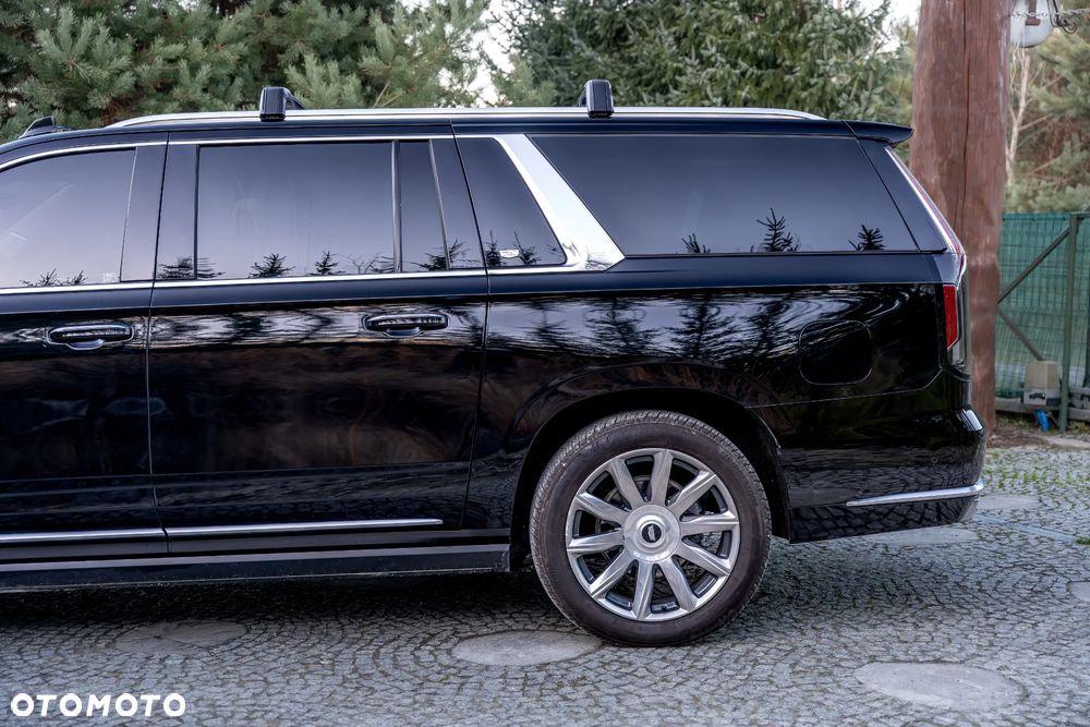 Cadillac Escalade - 17