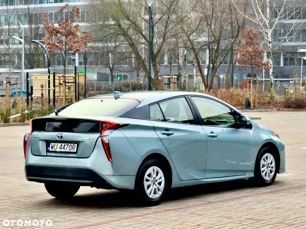Toyota Prius 1.8 HSD Sol - 4