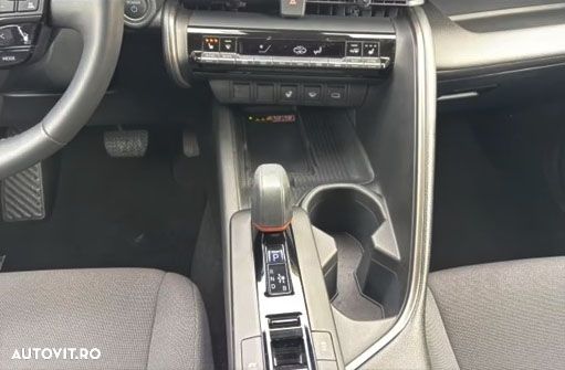 Toyota C-HR 1.8 Hybrid Team Deutschland - 8