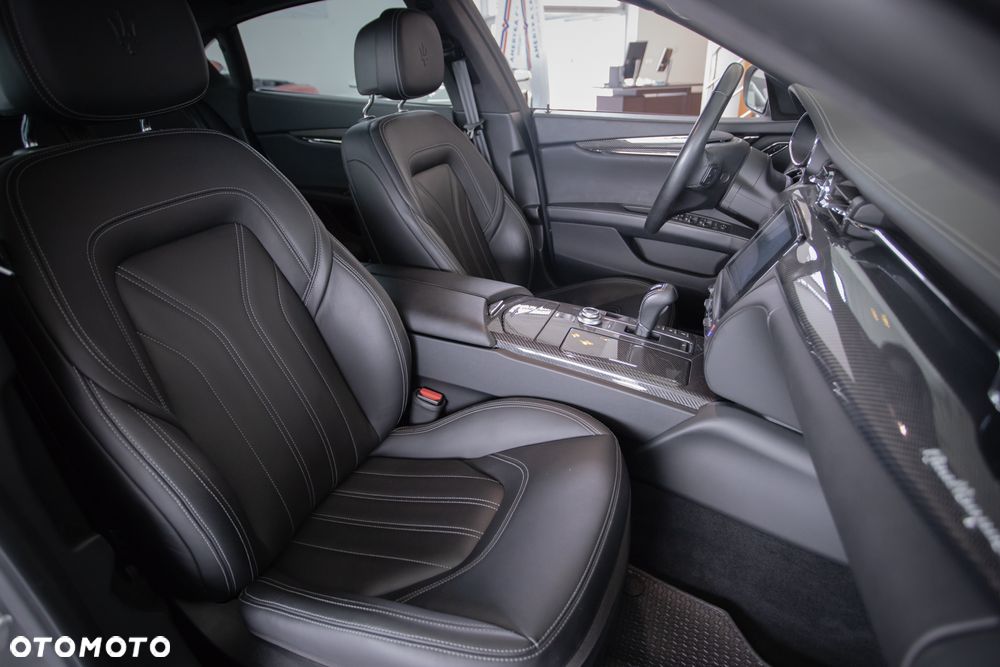 Maserati Quattroporte - 20