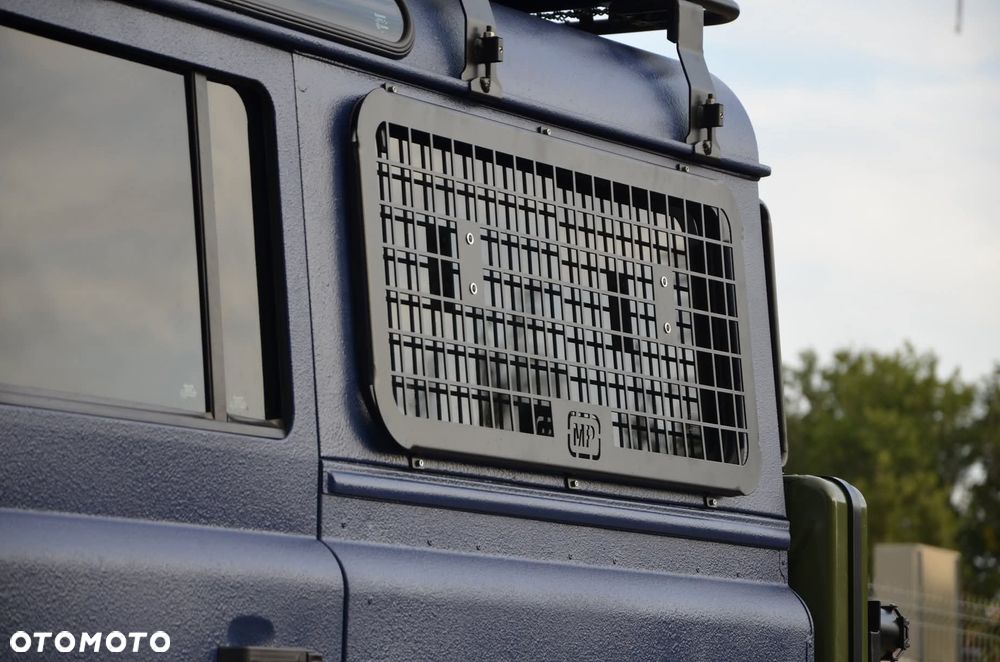 Land Rover Defender 110 DPF SE - 20