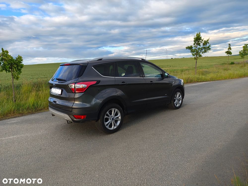 Ford Kuga 2.0 TDCi 4x4 Titanium - 4