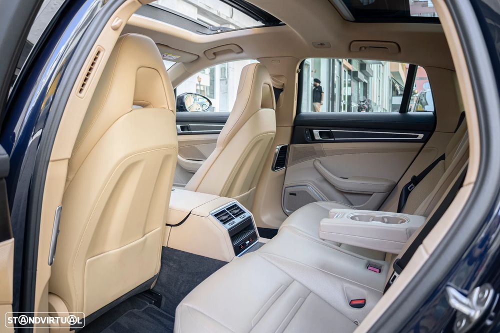 Porsche Panamera Sport Turismo 4 E-Hybrid Platinum Edition - 41