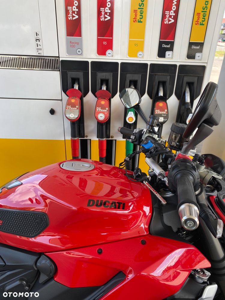 Ducati Streetfighter V2 - 24