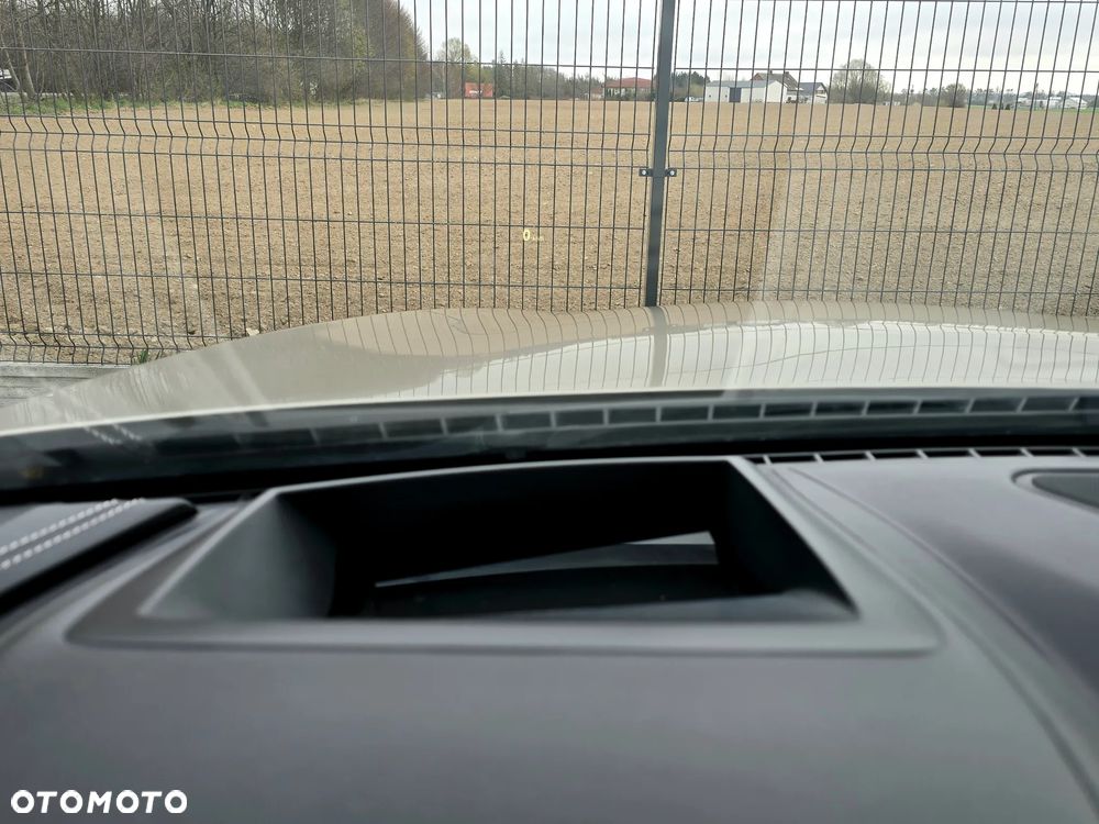 BMW Seria 6 650i xDrive - 17