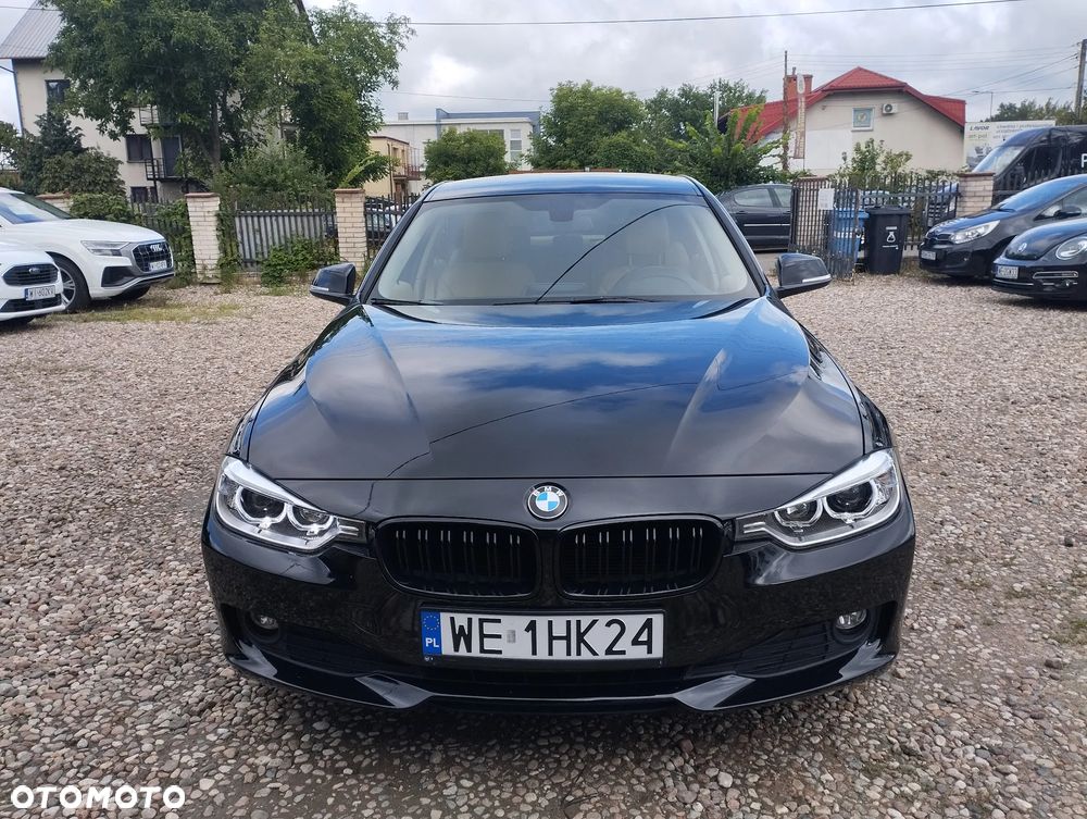 BMW Seria 3 320i - 27