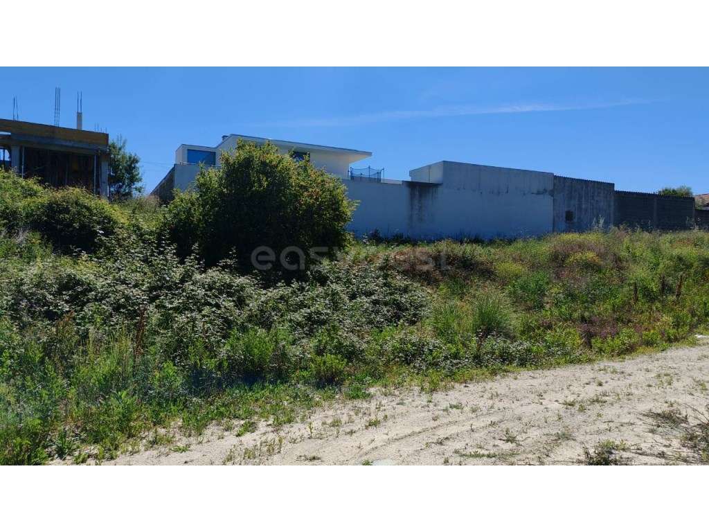 Lote para construção de moradia em zona calma da cidade - Grande imagem: 3/7