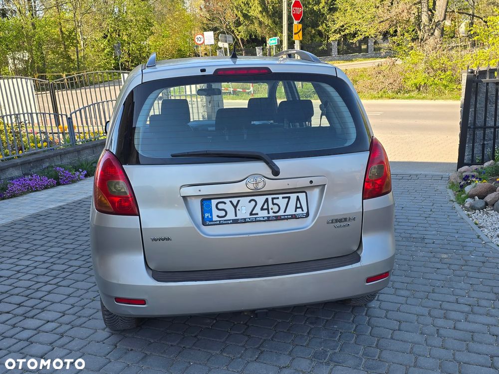 Toyota Corolla Verso 1.6 - 12