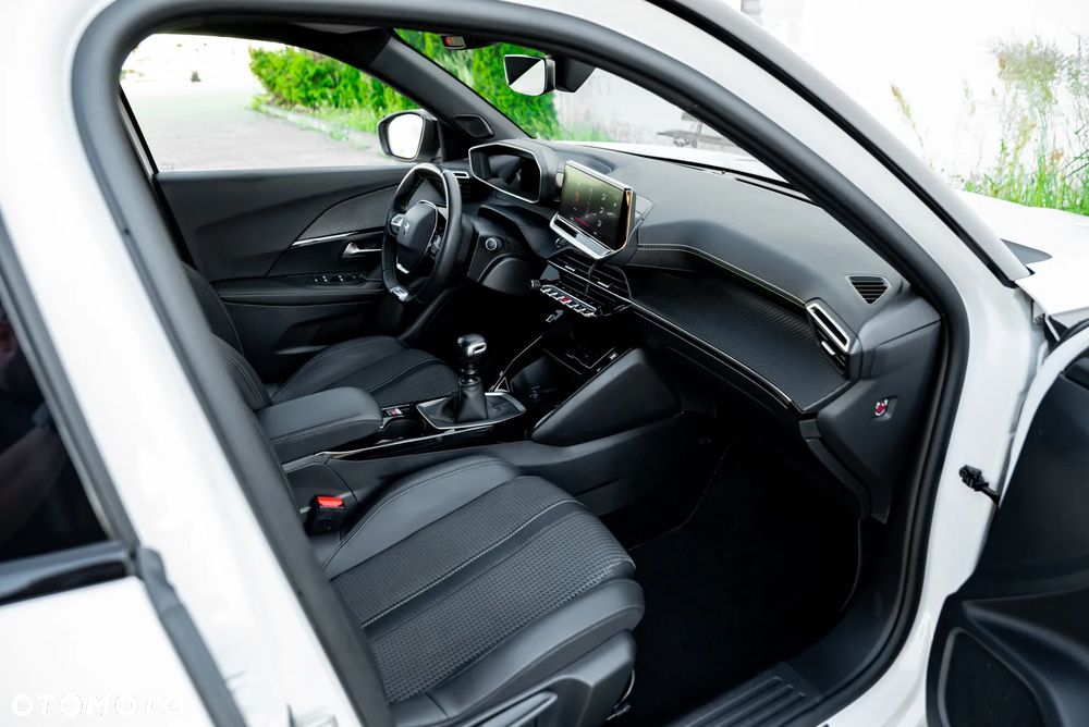 Peugeot 2008 1.2 PureTech GT S&S - 24