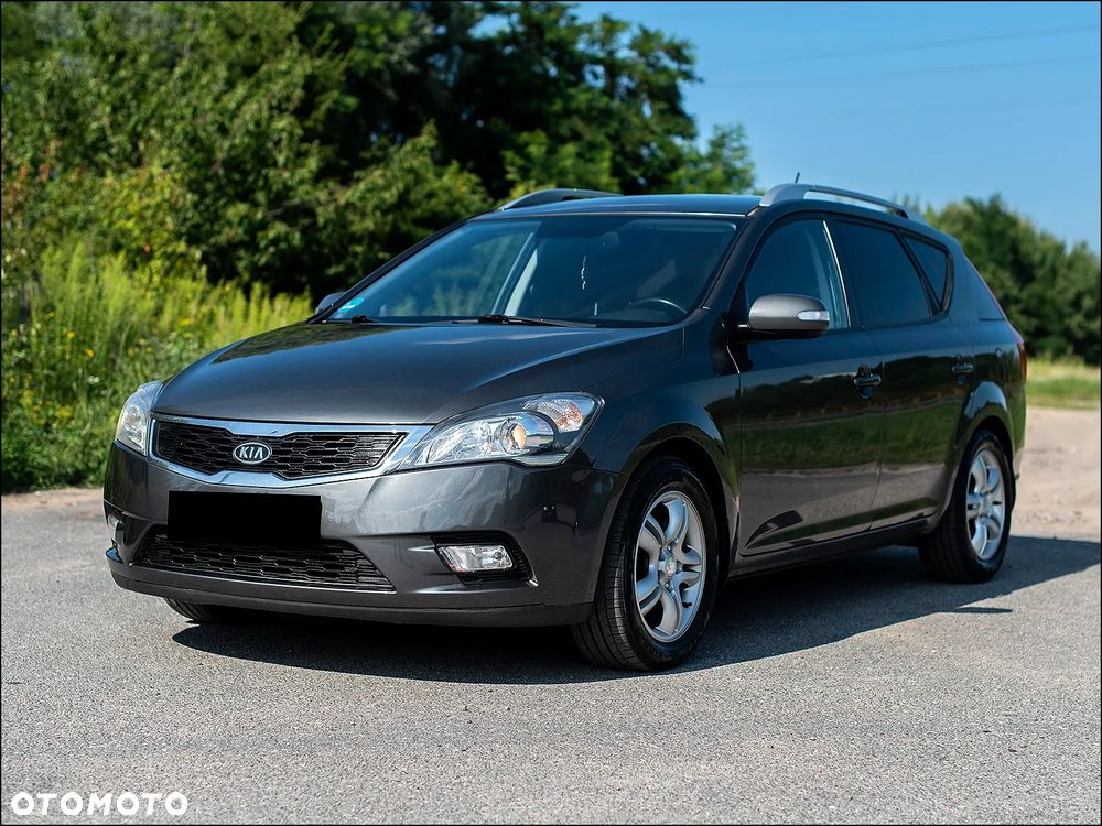Kia Ceed - 12