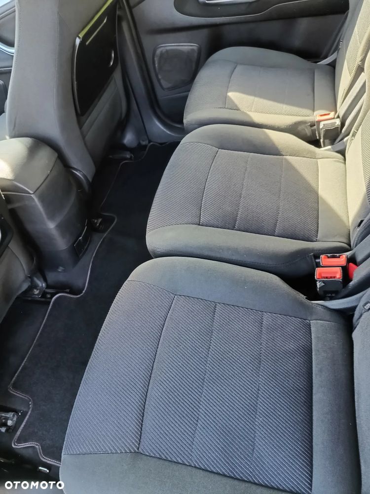 Ford S-Max - 10