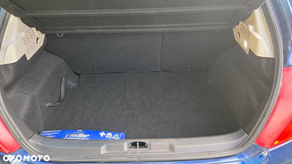 Peugeot 207 1.4 16V Trendy - 12
