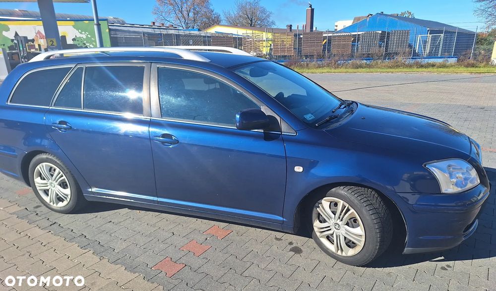 Toyota Avensis 1.8 VVT-i Sol - 2