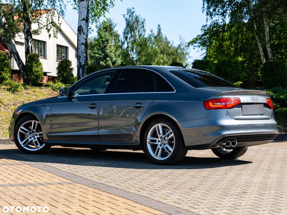 Audi A4 Limousine - 1