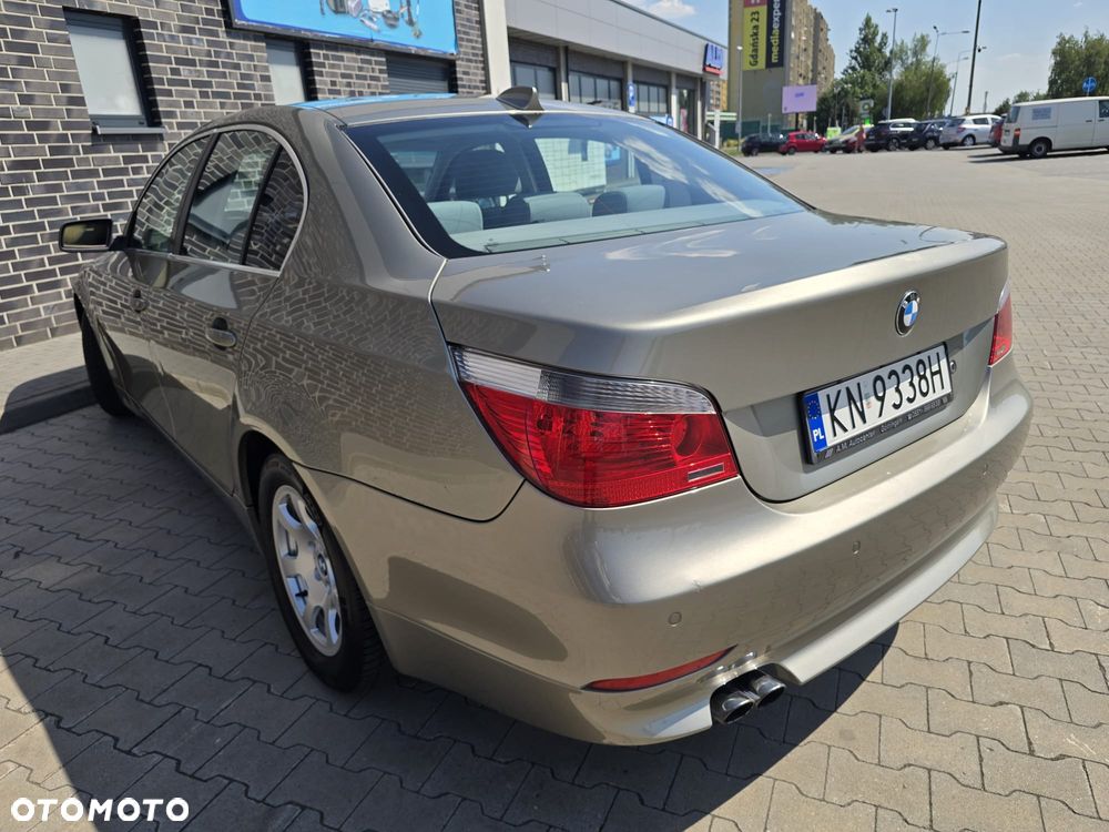 BMW Seria 5 523i - 15
