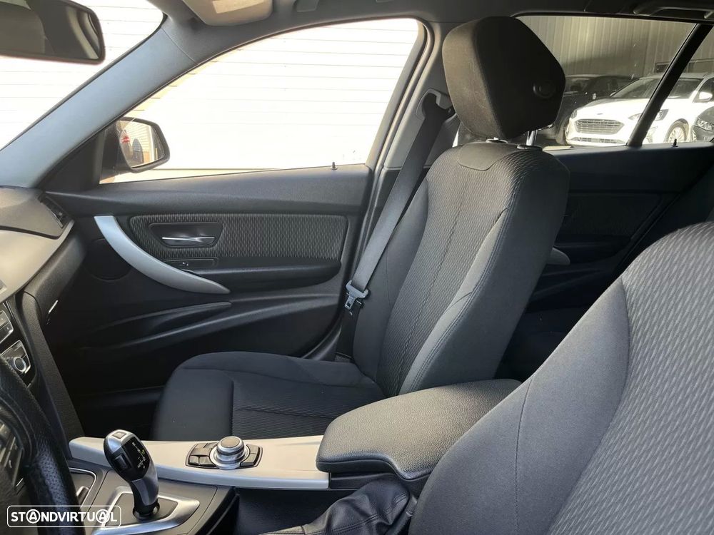 BMW 320 d Touring Aut. M Sport - 48