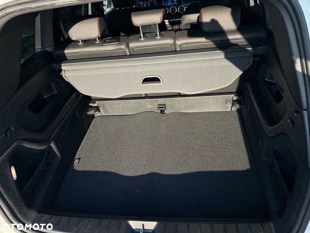 Mercedes-Benz GLB - 21