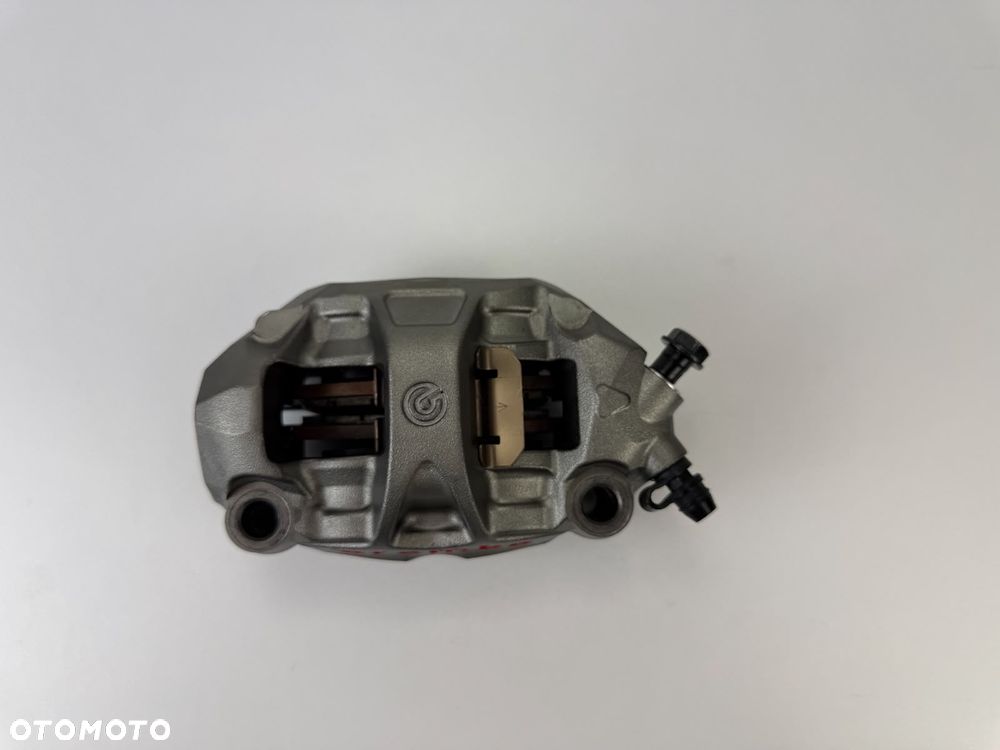 Zacisk hamulcowy przedni prawy Triumph Street Triple 765 RS 2022- - 6
