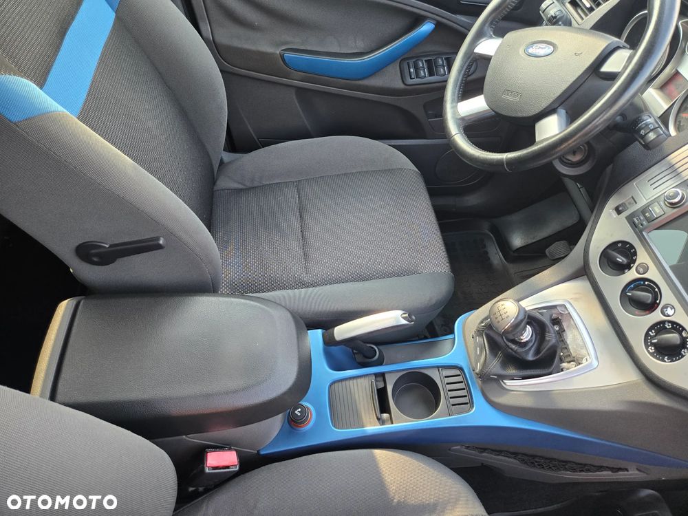 Ford Kuga 2.0 TDCi 4x4 Trend - 16