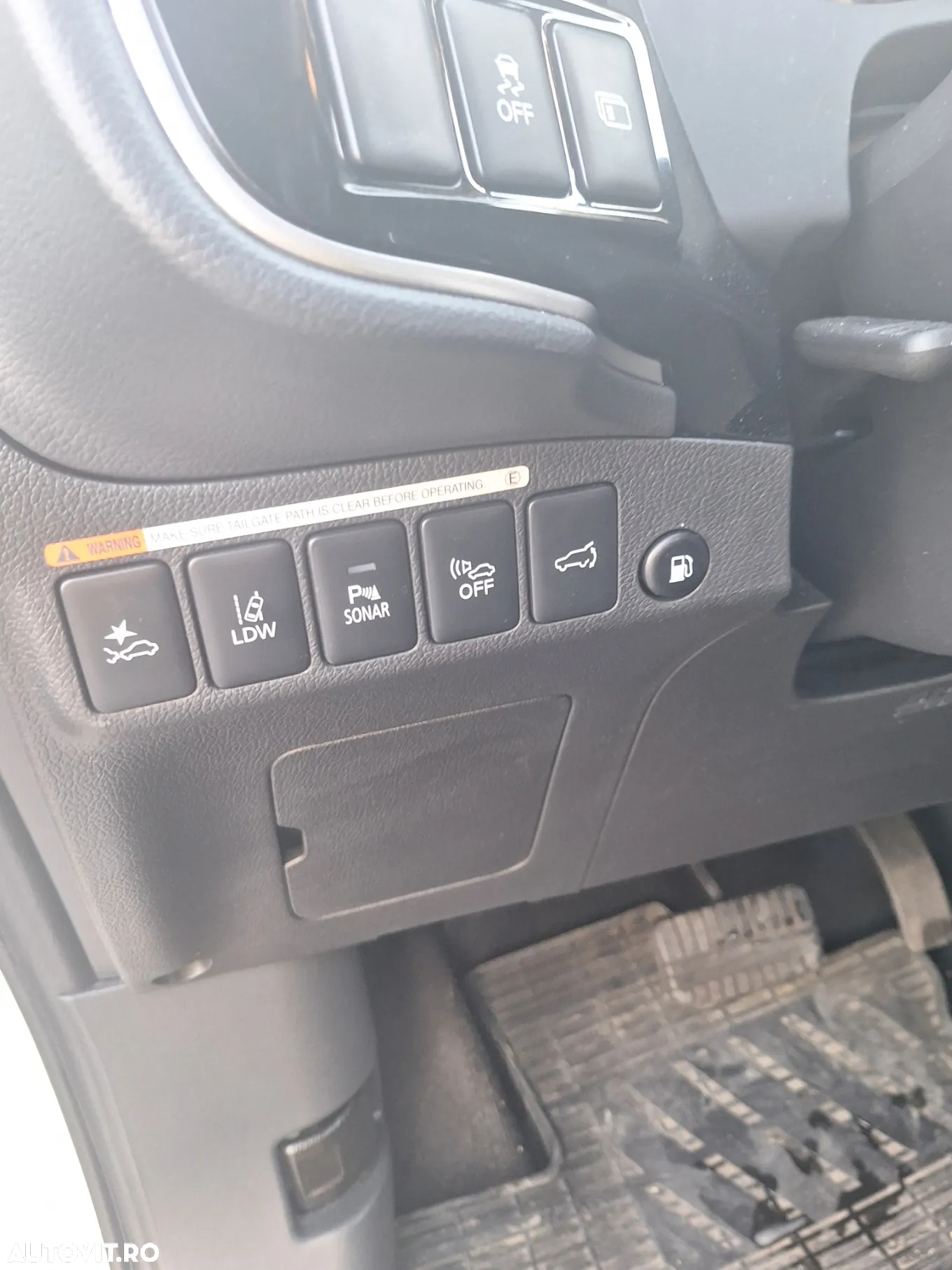 Mitsubishi Outlander 2.4 4WD Plug-In Hybrid Top - 25