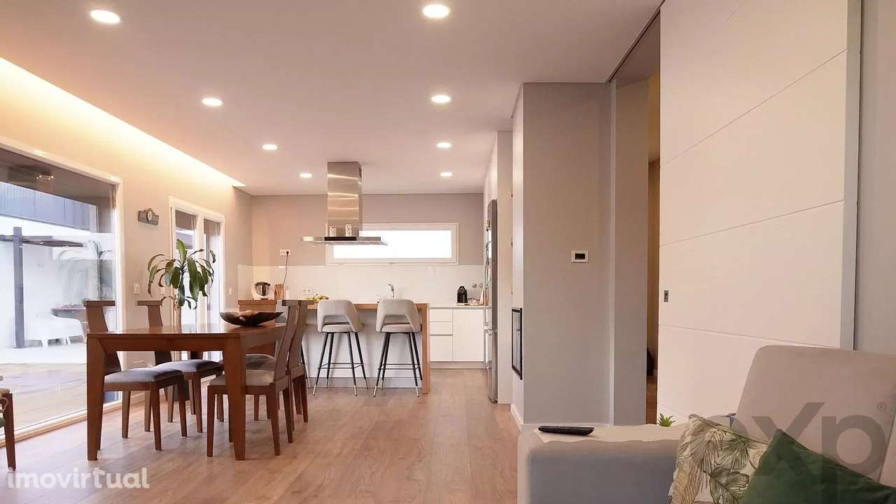 Excelente Moradia V4 Nova com Piscina - Grande imagem: 5/28