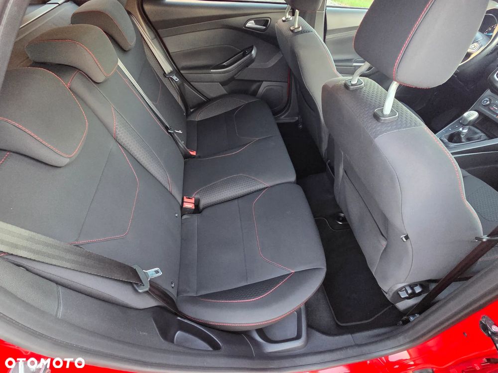 Ford Focus 1.0 EcoBoost Start-Stopp-System ST-LINE DESIGN - 28