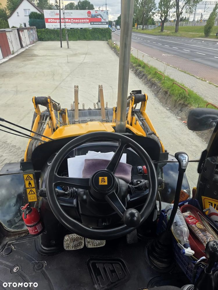 JCB 3CX - 8