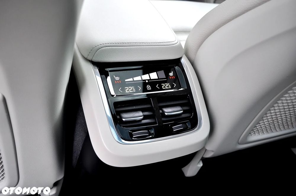 Volvo XC 60 B4 D Geartronic RDesign - 32