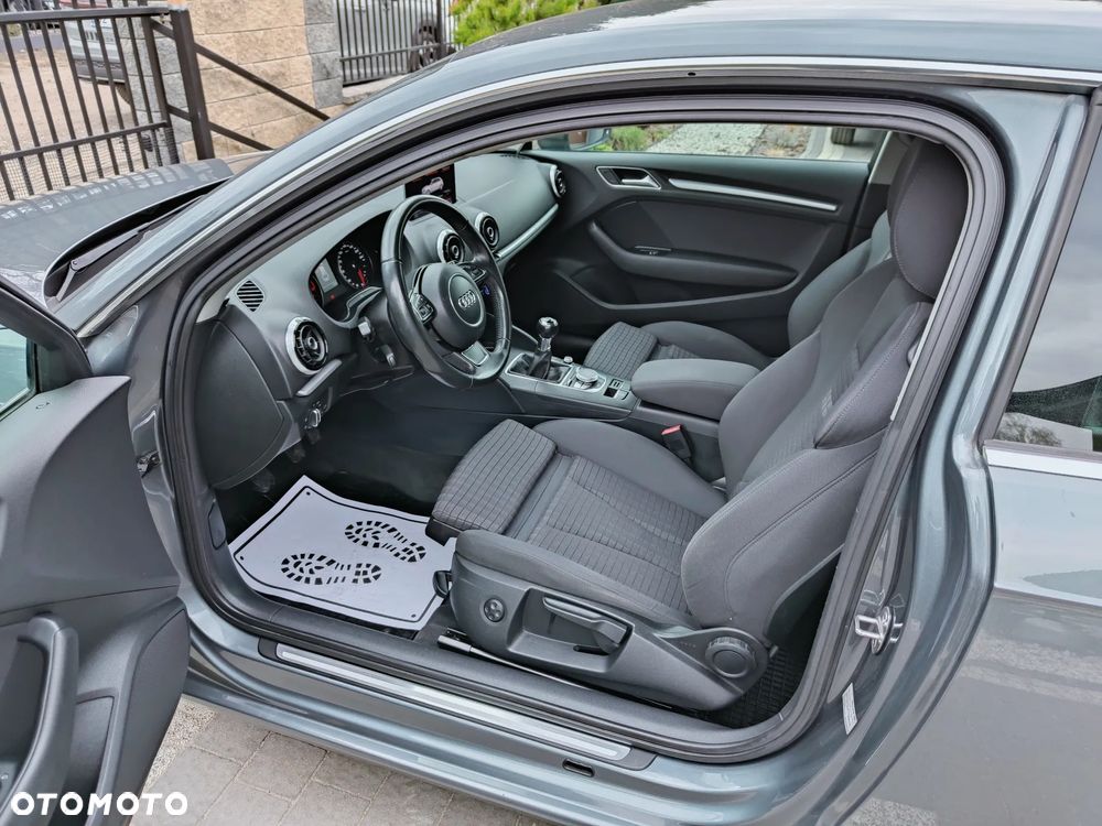 Audi A3 3-drzwiowe 1.4 TFSI S line Sportpaket - 35