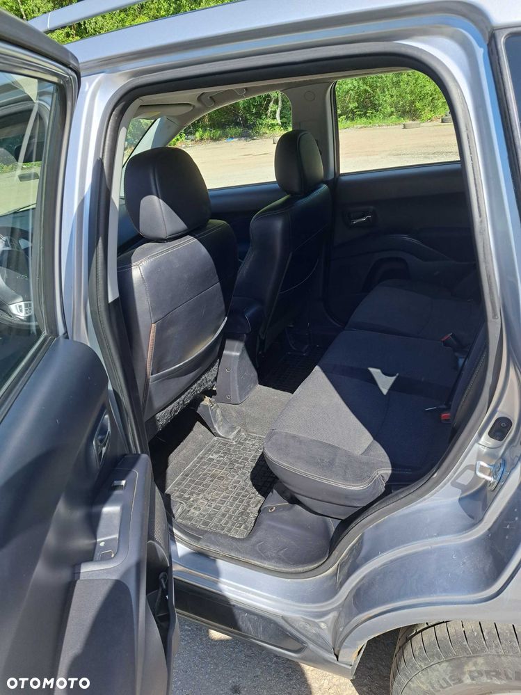 Peugeot 4007 - 7