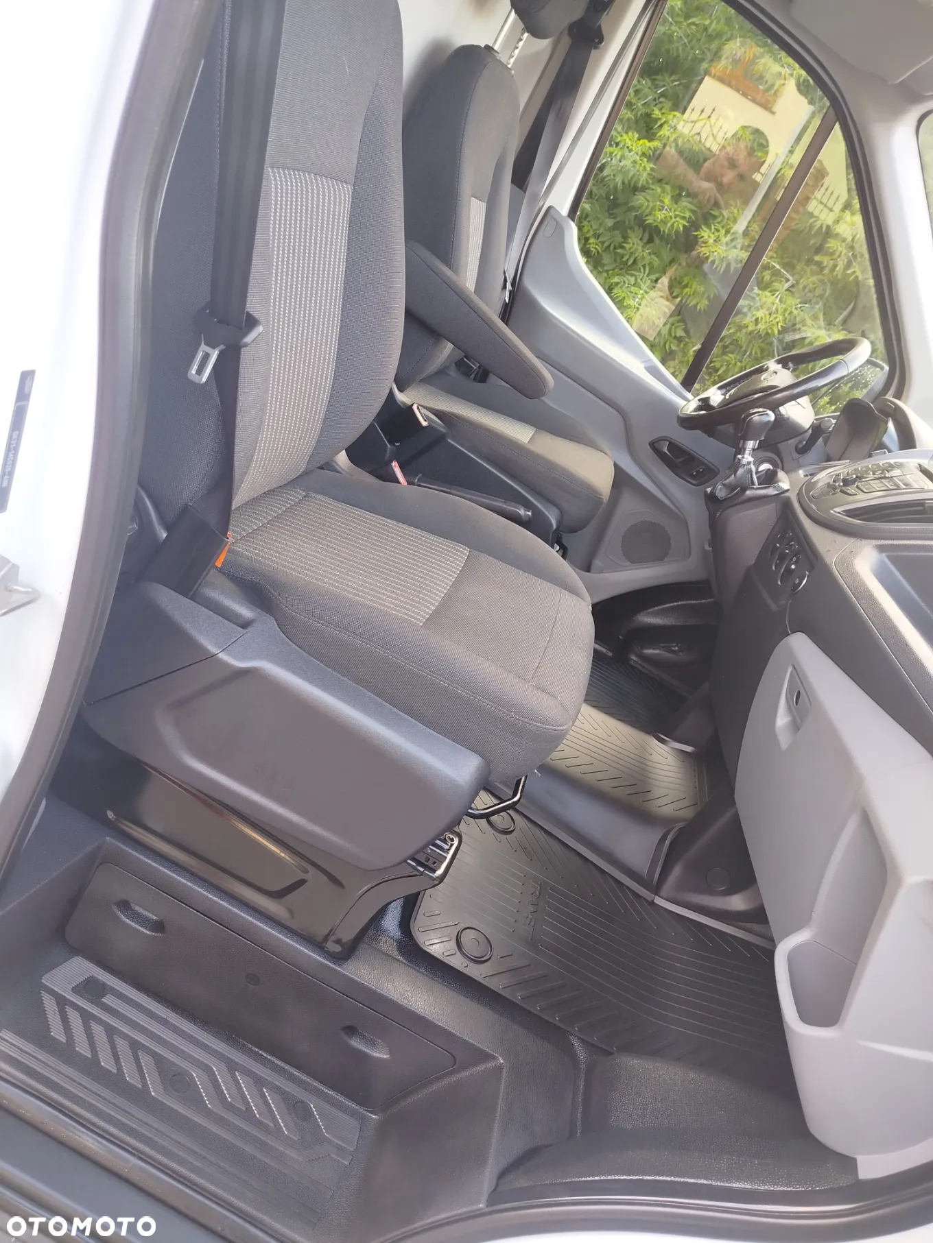 Ford Transit L2H2 ŚREDNIAK KLIMA 2.0TDCI - 29