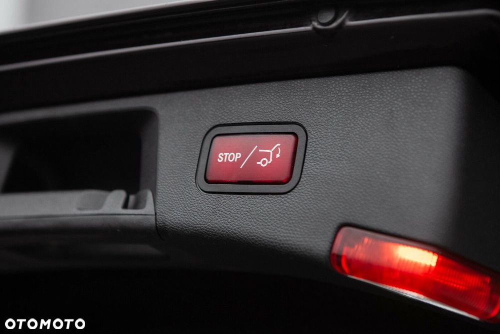 Mercedes-Benz Klasa E - 33