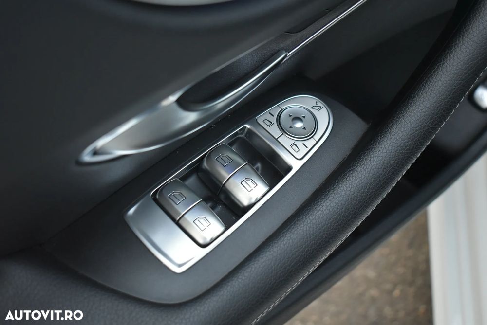 Mercedes-Benz E 200 MHEV - 11