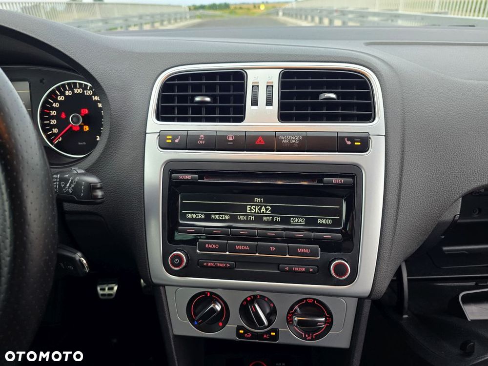 Volkswagen Polo 1.2 TSI Cross Urban White - 30